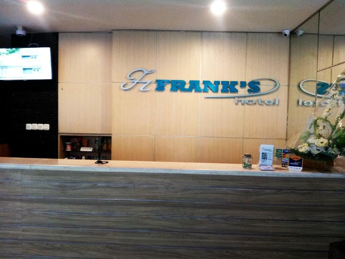 סוראבאיה Frank'S Hotel מראה חיצוני תמונה